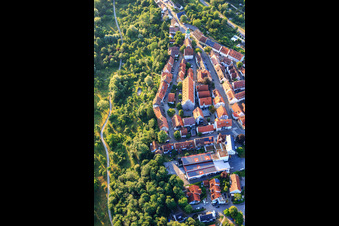 Photographie aérienne de Centre-ville historique avec Fruchtkasten et église de la ville à Rosenfeld dans le département Bade-Wurtemberg, Allemagne