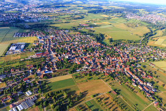 Vue aérienne de Aperçu des villes du nord à le quartier Ostdorf in Balingen dans le département Bade-Wurtemberg, Allemagne