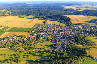 Vue aérienne de Vue d'ensemble de la ville depuis le sud à le quartier Erlaheim in Geislingen dans le département Bade-Wurtemberg, Allemagne