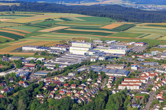 Vue aérienne de Parc industriel Maybachstraße avec Sülzle Stahlpartner GmbH, Flexco Europe GmbH, euroTECH Handling GmbH, chefbeschlag GmbH, MAFU Group et Blickle Räder+Rollen GmbH u. Cie KG à Rosenfeld dans le département Bade-Wurtemberg, Allemagne