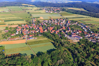 Vue aérienne de Vue du village depuis l'est à le quartier Bickelsberg in Rosenfeld dans le département Bade-Wurtemberg, Allemagne