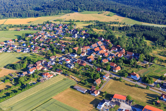 Vue aérienne de Vue du village depuis le sud-est à le quartier Brittheim in Rosenfeld dans le département Bade-Wurtemberg, Allemagne