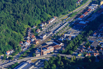 Vue aérienne de Gare d'Oberndorf (Neckar) et HK-Präzisionstechnik GmbH à Oberndorf am Neckar dans le département Bade-Wurtemberg, Allemagne