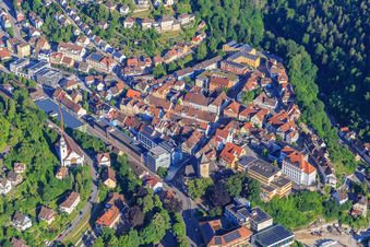 Vue aérienne de Centre-ville historique à Oberndorf am Neckar dans le département Bade-Wurtemberg, Allemagne
