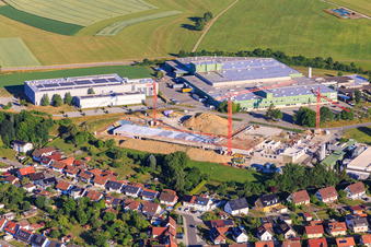 Vue aérienne de Chantier de construction d'un nouveau bâtiment dans la Beffendorfer Straße, exeron GmbH et Mafell AG à le quartier Lindenhof in Oberndorf am Neckar dans le département Bade-Wurtemberg, Allemagne