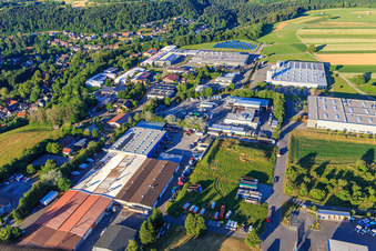 Vue aérienne de Zone industrielle Oberwiesachstraße avec Rahm Drehtechnik GmbH, REMONDIS Industrie Service GmbH & Co. K à le quartier Betzweiler in Loßburg dans le département Bade-Wurtemberg, Allemagne