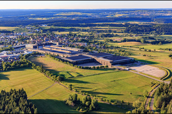 Vue aérienne de Locaux de l'entreprise ARBURG GmbH + Co KG du sud-ouest à Loßburg dans le département Bade-Wurtemberg, Allemagne