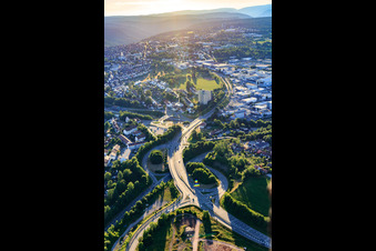 Vue aérienne de Jonction des autoroutes fédérales B294 et B28 à Freudenstadt dans le département Bade-Wurtemberg, Allemagne