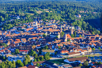 Vue aérienne de Centre-ville vu du nord-est à Freudenstadt dans le département Bade-Wurtemberg, Allemagne