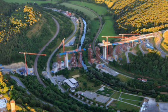 Vue aérienne de Chantier de construction du pont supérieur du Neckartal Horb am Neckar pour traverser le Neckar pour la B32 / B28 à le quartier Nordstetten in Horb am Neckar dans le département Bade-Wurtemberg, Allemagne