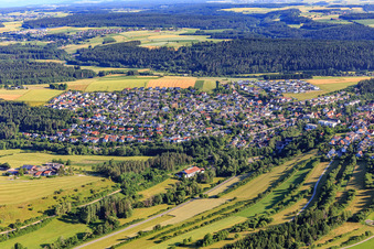 Vue aérienne de Vue de la ville depuis le sud à Niedereschach dans le département Bade-Wurtemberg, Allemagne