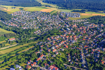 Vue aérienne de Vue d'ensemble de la ville depuis le sud-est à Niedereschach dans le département Bade-Wurtemberg, Allemagne