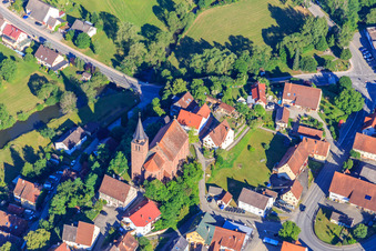 Vue aérienne de Église à le quartier Horgen in Zimmern ob Rottweil dans le département Bade-Wurtemberg, Allemagne