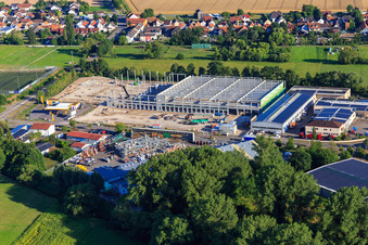 Chantier de construction du nouveau parc logistique de HANSAINVEST et DFI-Real-Estate Kandel après la démolition du marché OBI à le quartier Minderslachen in Kandel dans le département Rhénanie-Palatinat, Allemagne d'en haut