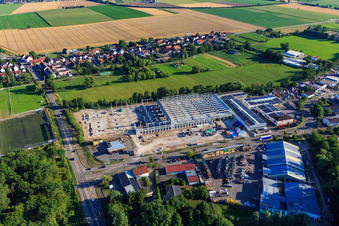 Chantier de construction du nouveau parc logistique de HANSAINVEST et DFI-Real-Estate Kandel après la démolition du marché OBI à le quartier Minderslachen in Kandel dans le département Rhénanie-Palatinat, Allemagne vue d'en haut