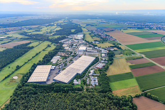 Vue aérienne de Horstring de l'ouest à le quartier Minderslachen in Kandel dans le département Rhénanie-Palatinat, Allemagne