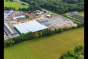 Vue aérienne de Chantier de construction du nouveau parc logistique de HANSAINVEST et DFI-Real-Estate Kandel après la démolition du marché OBI à le quartier Minderslachen in Kandel dans le département Rhénanie-Palatinat, Allemagne