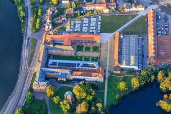 Vue aérienne de Musée Villeroy & Boch World et Villeroy & Boch Outlet Mettlach à Mettlach dans le département Sarre, Allemagne