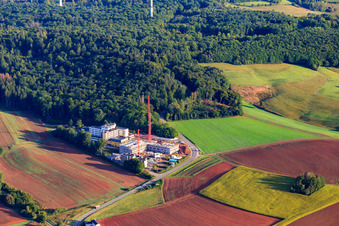 Vue aérienne de L'hôpital Caritas (1 %) fait l'objet d'un chantier d'agrandissement. à Lebach dans le département Sarre, Allemagne