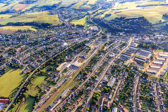 Vue aérienne de Kaufland et AWO Seniorenhaus Am Markt à la gare du centre-ville à Lebach dans le département Sarre, Allemagne