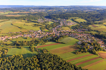 Vue aérienne de Du sud à le quartier Sotzweiler in Tholey dans le département Sarre, Allemagne