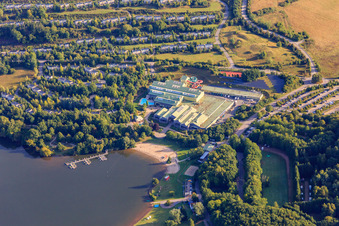 Vue aérienne de Center Parcs Bostalsee à le quartier Gonnesweiler in Nohfelden dans le département Sarre, Allemagne