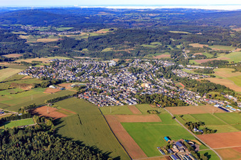 Vue aérienne de De l'est à Hermeskeil dans le département Rhénanie-Palatinat, Allemagne