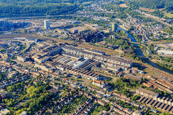 Vue aérienne de Saarstahl AG et SHS Stahl-Holding-Saar à Völklingen dans le département Sarre, Allemagne
