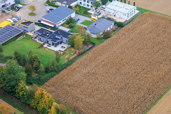 Vue aérienne de Parc industriel Auf dem Viertel avec AGILEXS Agil Express Service GmbH et AgilBox Selfstorage à Bad Bergzabern dans le département Rhénanie-Palatinat, Allemagne