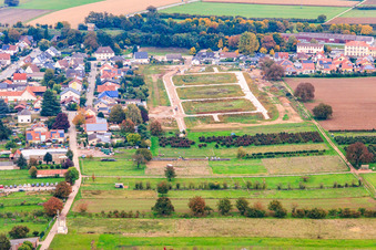 Développement de la nouvelle zone de développement Im Kirschgarten à Winden dans le département Rhénanie-Palatinat, Allemagne vue du ciel