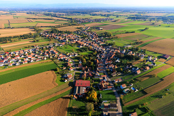 Vue aérienne de Du nord à Aschbach dans le département Bas Rhin, France