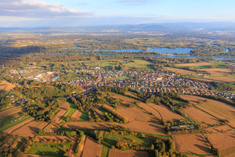 Vue aérienne de Du nord-ouest à Mothern dans le département Bas Rhin, France