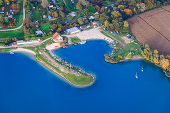 Vue aérienne de Alsasurf67 et Base Nautique de Lauterbourg à Lauterbourg dans le département Bas Rhin, France