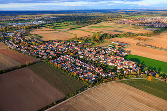 Vue aérienne de Du sud-ouest à le quartier Mörlheim in Landau in der Pfalz dans le département Rhénanie-Palatinat, Allemagne