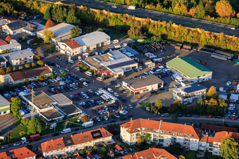 Vue aérienne de Concessionnaire automobile Stoltmann Landau GmbH, atelier de réparation automobile Hahn GmbH et agence de location de voitures SIXT Landau à Landau in der Pfalz dans le département Rhénanie-Palatinat, Allemagne