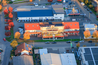 Vue aérienne de Salle de jeux Webo-Mobil, M&S Komplettbau et PLAY POINT à Pleisweiler-Oberhofen dans le département Rhénanie-Palatinat, Allemagne