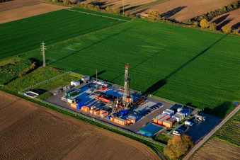 Photographie aérienne de Forage exploratoire pétrolier par Palatina GeoCon GmbH & Co. KG (SCWH1) à Schwegenheim dans le département Rhénanie-Palatinat, Allemagne