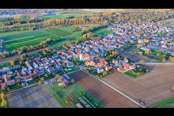 Vue aérienne de Du sud-ouest à Freisbach dans le département Rhénanie-Palatinat, Allemagne