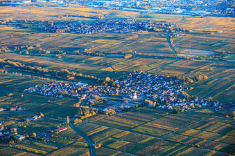 Vue aérienne de Du nord-ouest à Böchingen dans le département Rhénanie-Palatinat, Allemagne