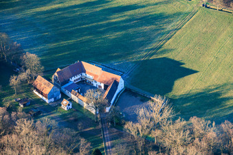 Herrenmühle am Erlenbach à le quartier Minderslachen in Kandel dans le département Rhénanie-Palatinat, Allemagne d'en haut