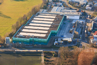 Vue oblique de Construction d'un nouveau parc logistique par HANSAINVEST et DFI-Real-Estate Kandel pour FRISCHEPLATTFORM SÜDWEST de Gemüsering Stuttgart GmbH à Wörth am Rhein dans le département Rhénanie-Palatinat, Allemagne
