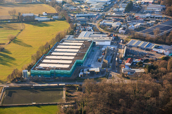 Construction d'un nouveau parc logistique par HANSAINVEST et DFI-Real-Estate Kandel pour FRISCHEPLATTFORM SÜDWEST de Gemüsering Stuttgart GmbH à Wörth am Rhein dans le département Rhénanie-Palatinat, Allemagne d'en haut