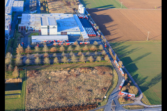 Vue aérienne de Flotte de TRICOR Packaging & Logistics AG à Offenbach an der Queich dans le département Rhénanie-Palatinat, Allemagne