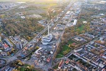 Industriestr avec GML – Gemeinschafts-Müllheizkraftwerk Ludwigshafen GmbH à le quartier Hemshof in Ludwigshafen am Rhein dans le département Rhénanie-Palatinat, Allemagne
