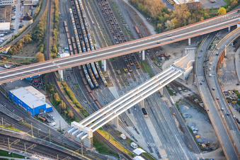 Chantier de construction du pont reliant l'autoroute surélevée sud à la gare principale à le quartier Mitte in Ludwigshafen am Rhein dans le département Rhénanie-Palatinat, Allemagne