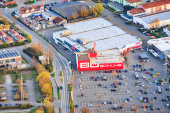 Parc industriel du sud avec Edeka Stiegler et BÖ Shoes & Fashion à Mutterstadt dans le département Rhénanie-Palatinat, Allemagne