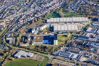 Parc industriel Pfizerstraße avec Pfizer, Office fédéral des migrations et des réfugiés, Simon Hegele Gesellschaft für Logistik und Service mbH à le quartier Hagsfeld in Karlsruhe dans le département Bade-Wurtemberg, Allemagne