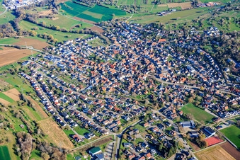 Aperçu des lieux depuis le sud à le quartier Ellmendingen in Keltern dans le département Bade-Wurtemberg, Allemagne