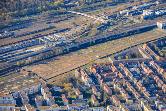 Réaménagement de la zone de Stuttgart Street en parc municipal et terminal DUSS Karlsruhe à le quartier Südstadt in Karlsruhe dans le département Bade-Wurtemberg, Allemagne