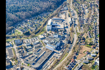 Zone industrielle Industriestraße avec Inovan GmbH & Co. KG et Möbelzentrum Pforzheim à Birkenfeld dans le département Bade-Wurtemberg, Allemagne